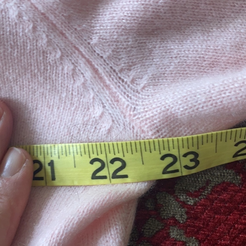 LORD & TAYLOR XL  100% cashmere Barbie light pink v neck sweater - Picture 7 of 9